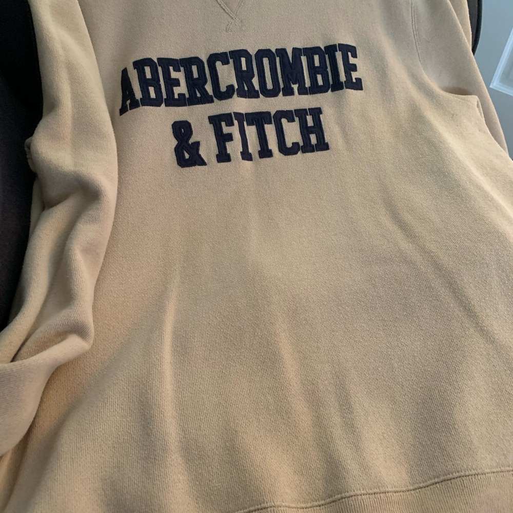 A&F sweat shirt